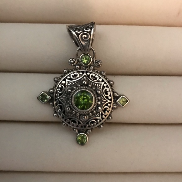 Pendant - Picture 1 of 1